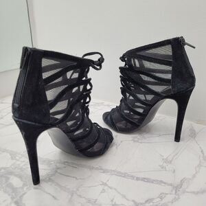 Steve Madden Black High Heels Shoes Size: 6.5 M